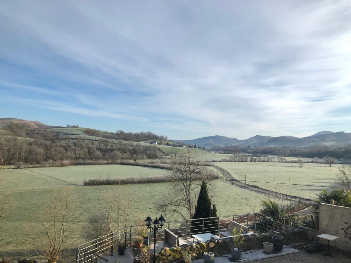 Chateau Porthos Tranquillite Des Pyrenees Lanne-en-Baretous Exterior foto